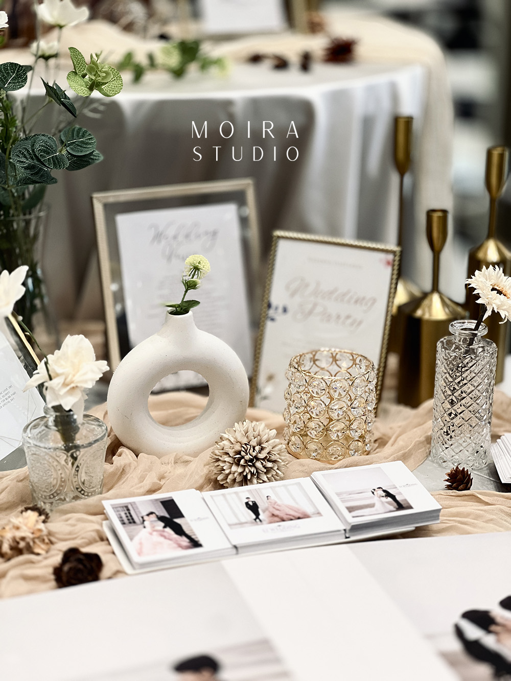 Moira_婚禮佈置_相簿桌佈置_03_20251109(呂庭萱)
