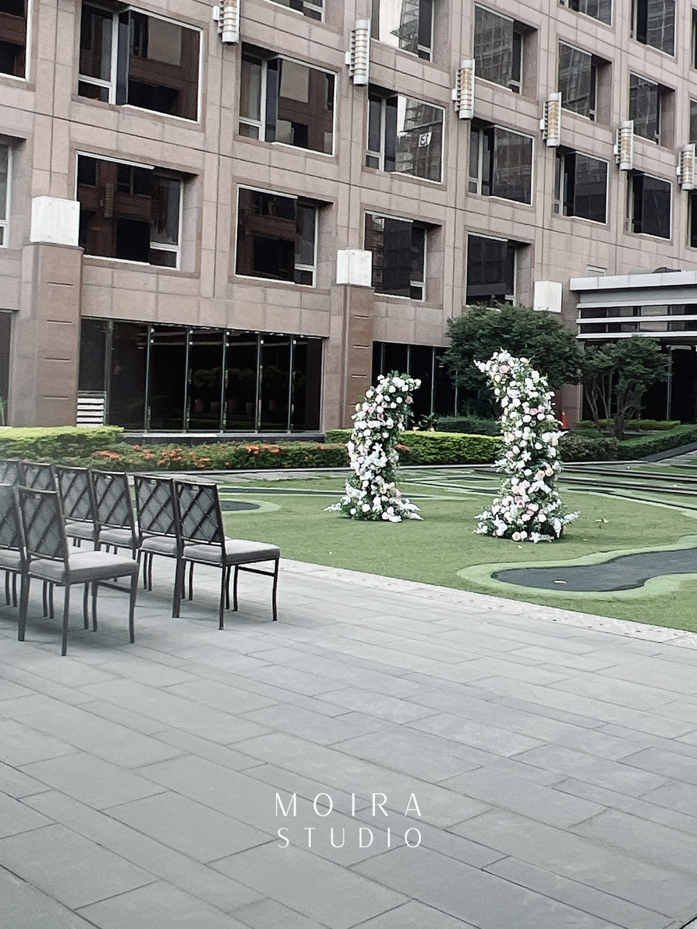 Moira_婚禮佈置_證婚花柱_02_20251025(林湘凌)